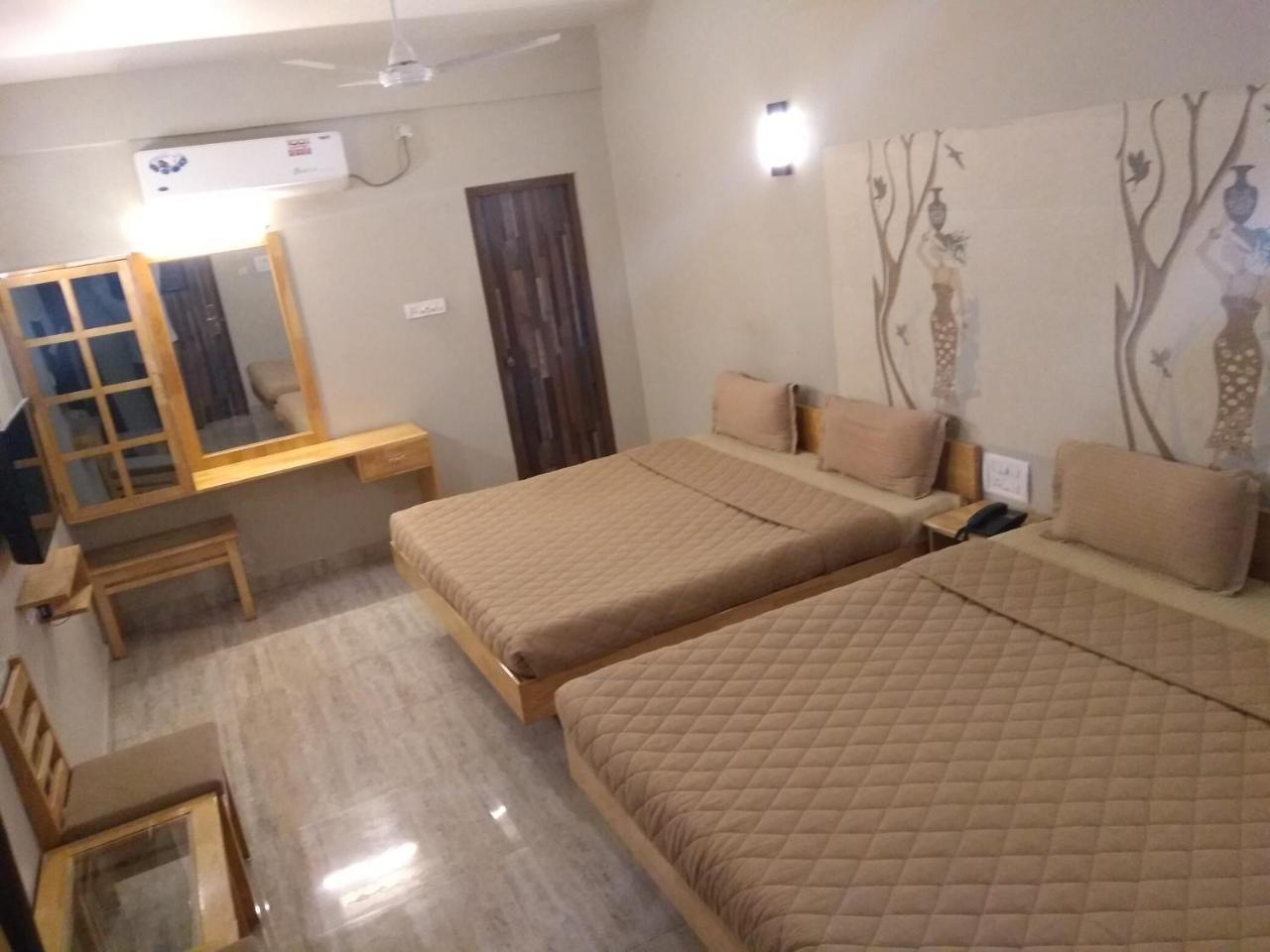 Pollāchi Rathna Squareヴィラ エクステリア 写真